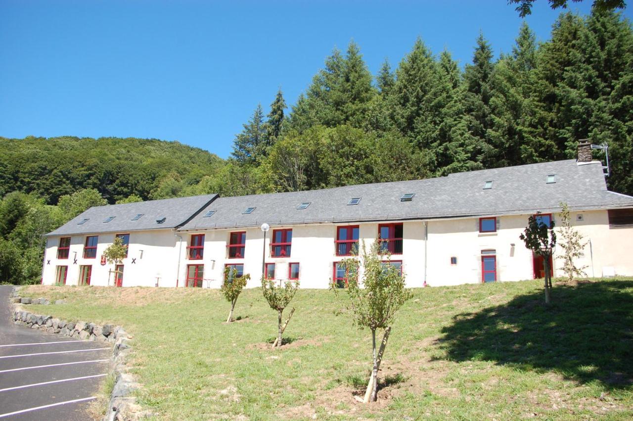 Gite Du Haut Cantal - Appartements Meubles Avec Kitchenette Et Chambres Sans Kitchenette Condat (Cantal) Exterior photo