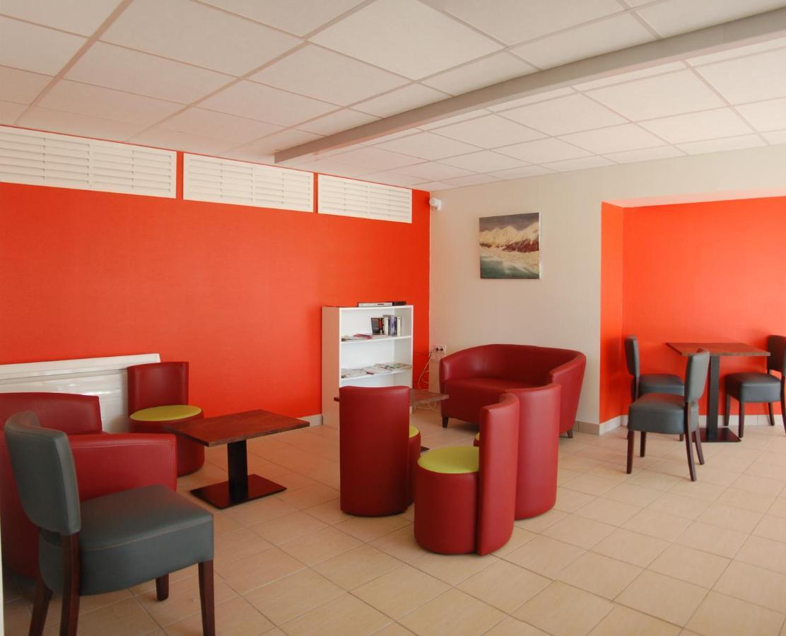 Gite Du Haut Cantal - Appartements Meubles Avec Kitchenette Et Chambres Sans Kitchenette Condat (Cantal) Exterior photo