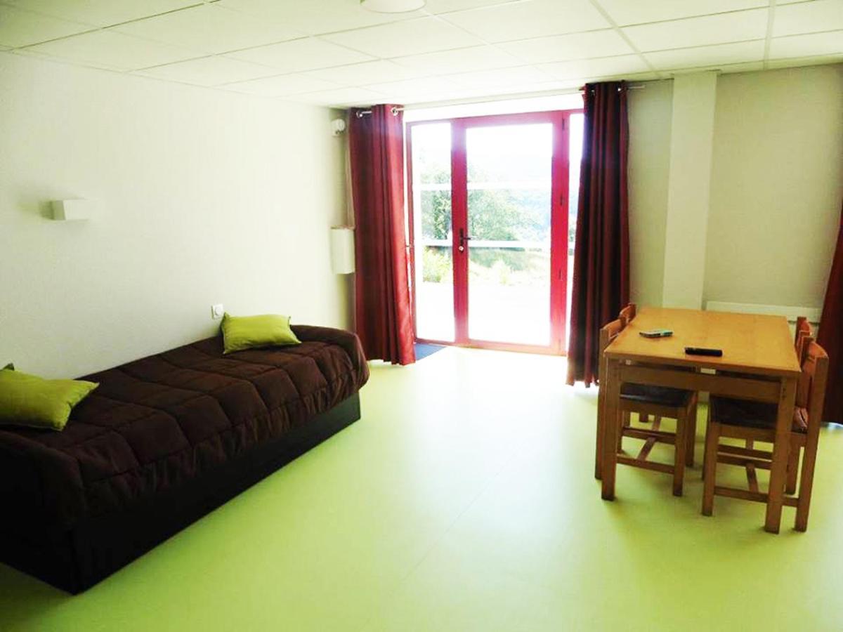Gite Du Haut Cantal - Appartements Meubles Avec Kitchenette Et Chambres Sans Kitchenette Condat (Cantal) Exterior photo