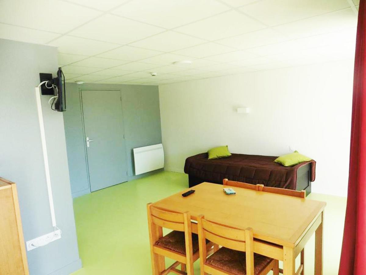 Gite Du Haut Cantal - Appartements Meubles Avec Kitchenette Et Chambres Sans Kitchenette Condat (Cantal) Exterior photo