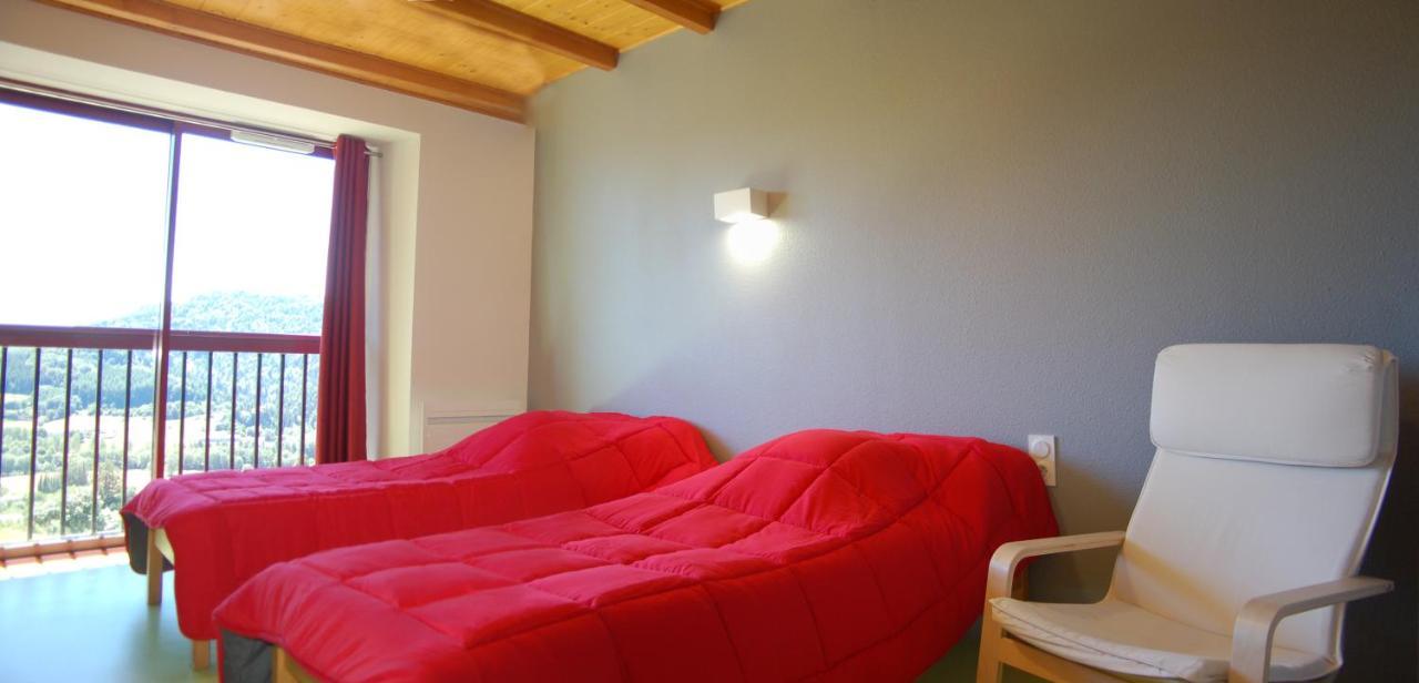 Gite Du Haut Cantal - Appartements Meubles Avec Kitchenette Et Chambres Sans Kitchenette Condat (Cantal) Exterior photo